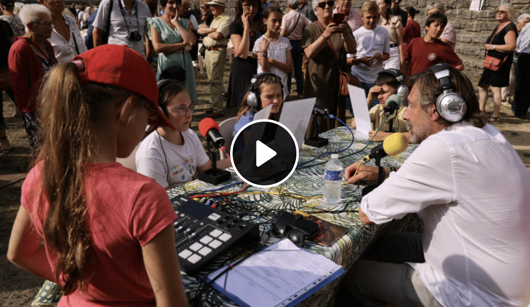 Bernard Yerlès ambassadeur des journées de la Rose 2023 répond aux questions de Radio Doué lors de l’inauguration